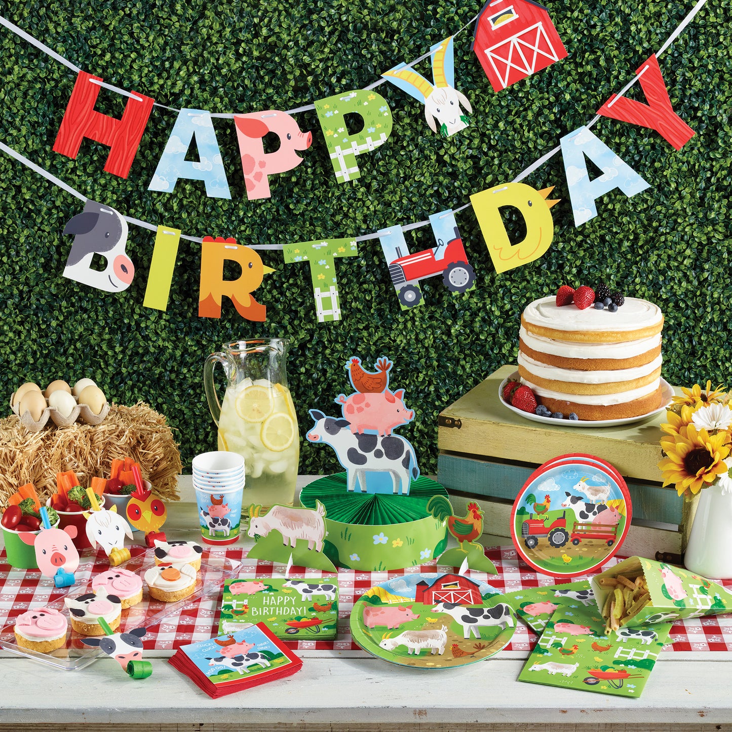 Farm Animals Dessert Plates 96 ct