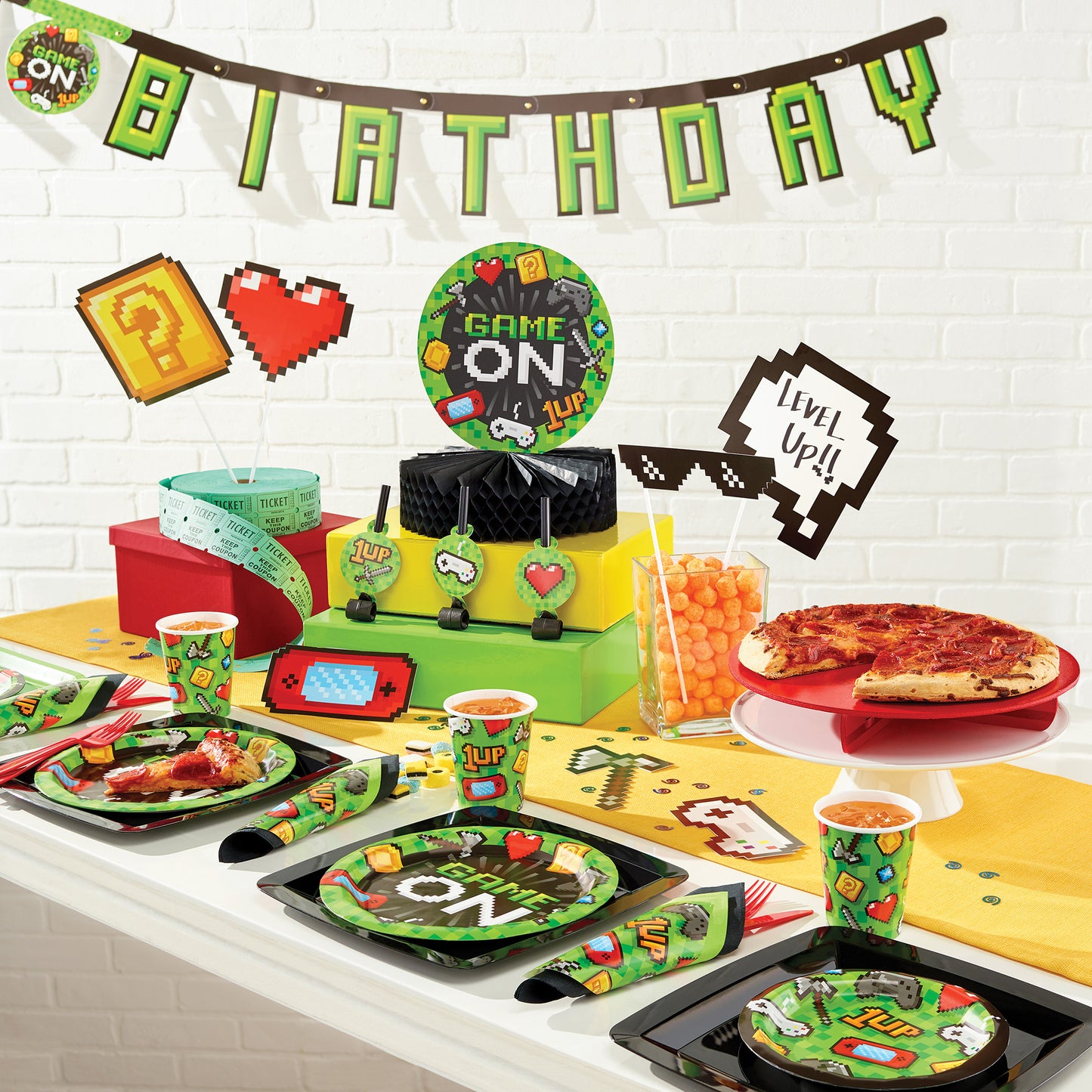 Video Games Party Dessert Plates 96 ct