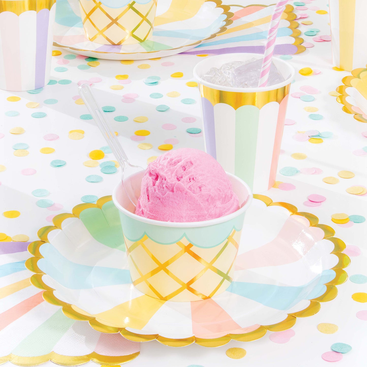 Pastel Celebrations Scalloped Dinner Plates 96 ct