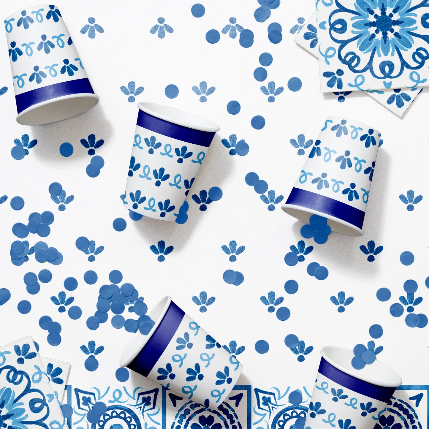 Blue Willow Hot or Cold Paper Cups 96 ct Lifestyle Image
